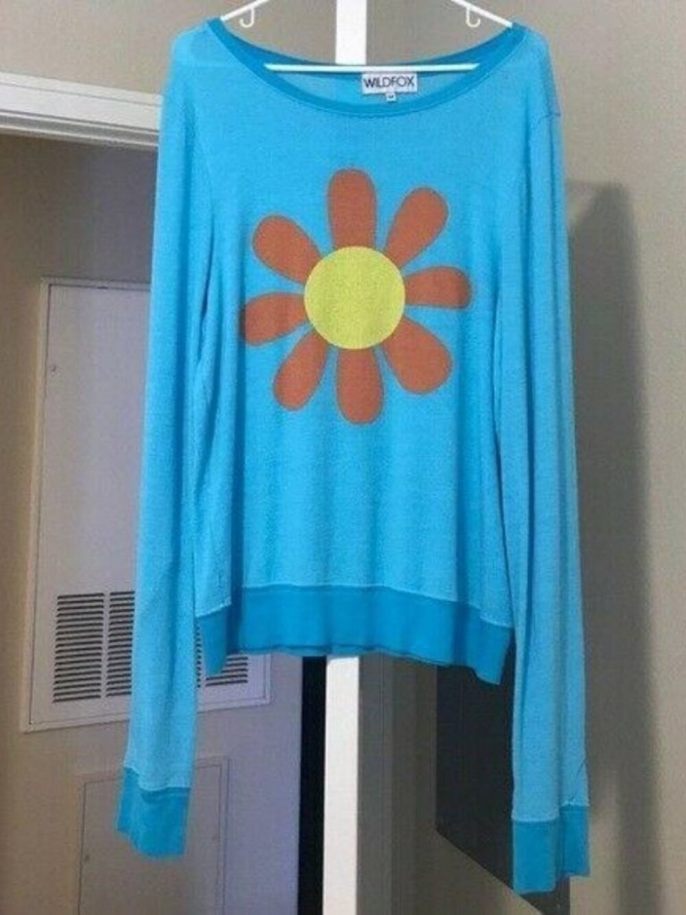 Wildfox Blue Daisy Flower Graphic Sweater Pullover BBJ